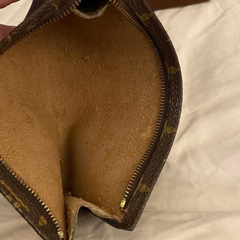 Louis Vuitton Brown Monogram PM Bucket pouch - Picture 2 of 5